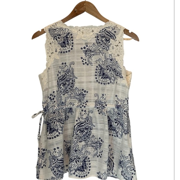 NWOT CAbi veranda blue paisley top - Picture 3 of 8